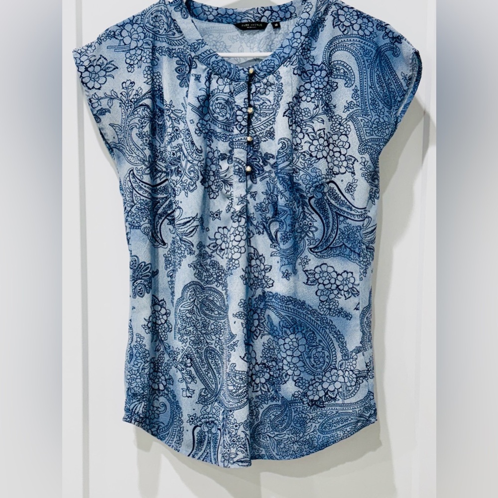 Park avenue Blue Floral Paisley Blouse